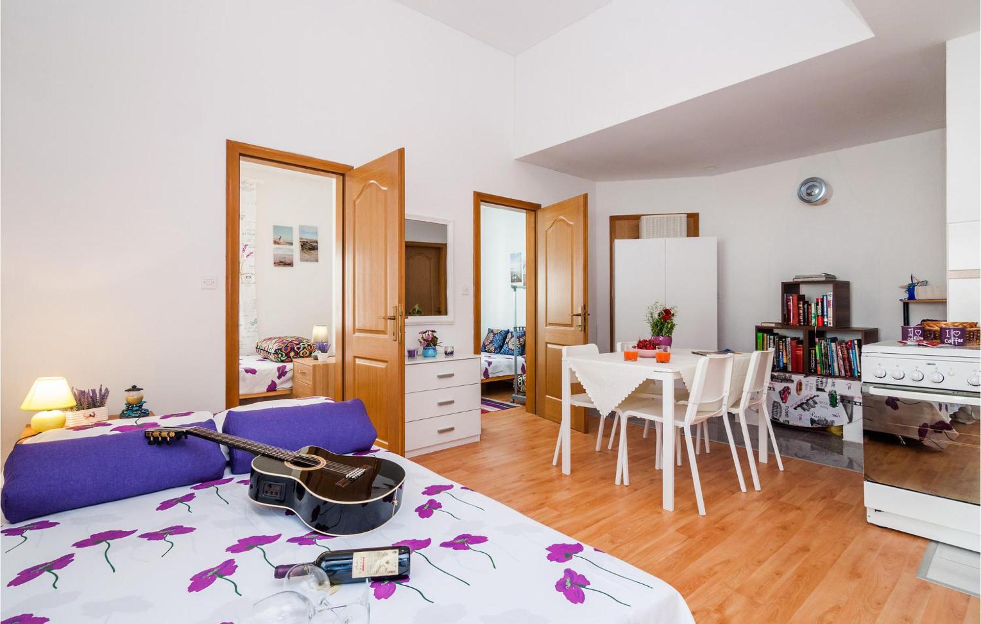 Nice Apartment In Vinjerac With Kitchen Exterior photo